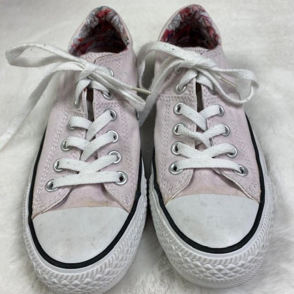 Converse All Star Low Top  Women's Sneakers, size 7 - Picture 2 of 12